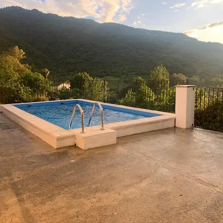 La Fuente De El Nacimiento Country house *
